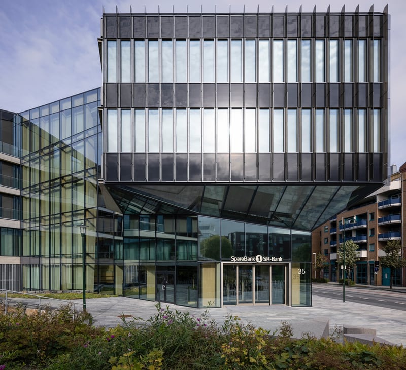 Finansparken i Stavanger vinduer uten solskjerming